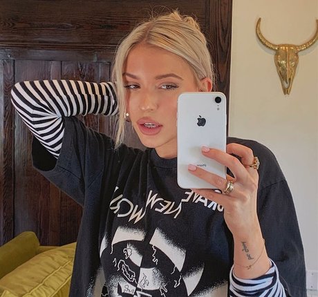 Foto di nudo di fuga di OnlyFans di Lennon Stella