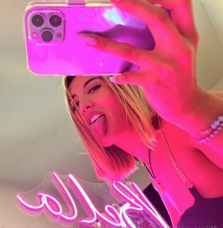Foto di nudo di fuga di OnlyFans di Oliviasmiithfree