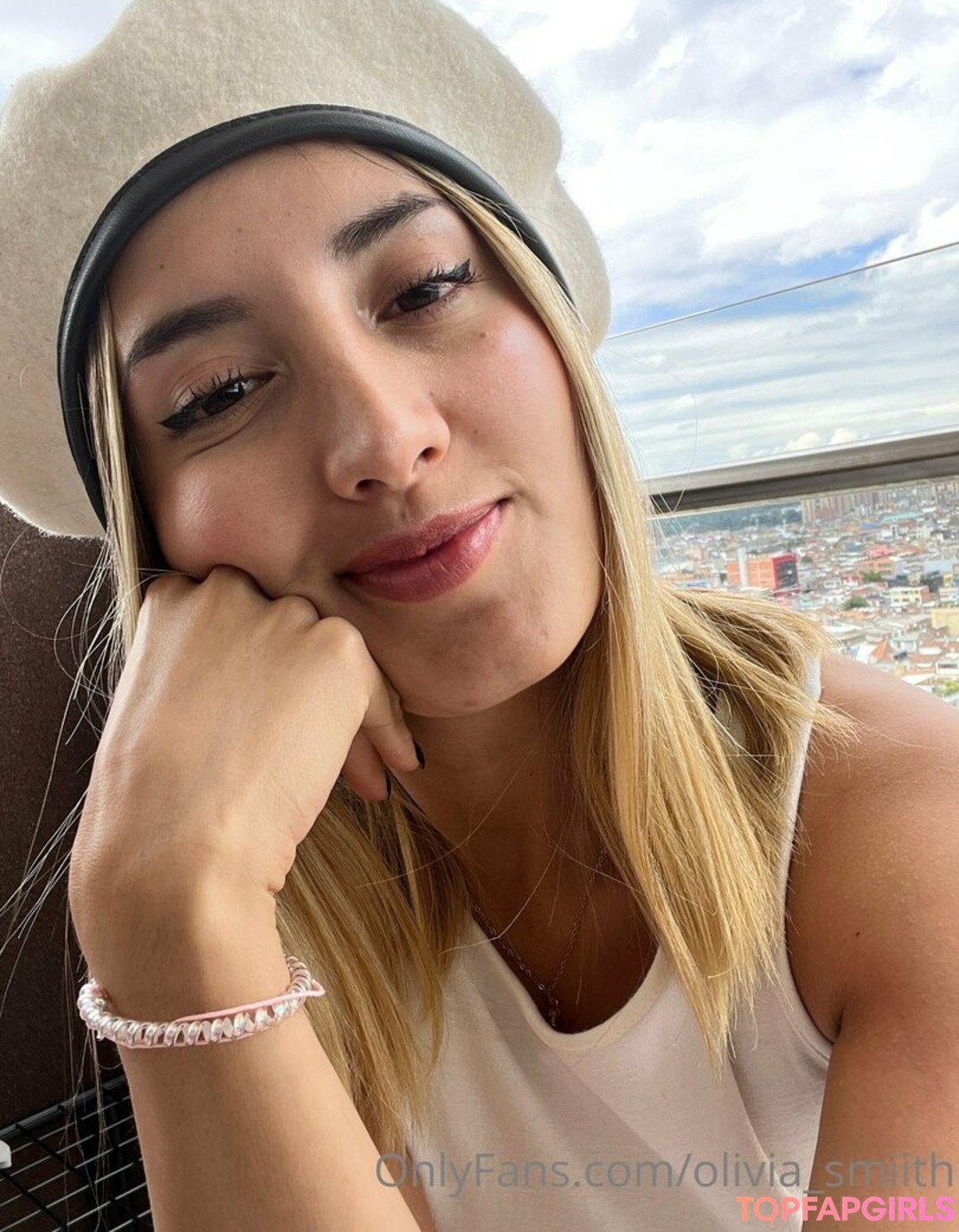 Foto di nudo di fuga di OnlyFans di Oliviasmiithfree #70 Foto di nudo di fuga di OnlyFans di Oliviasmiithfree #70