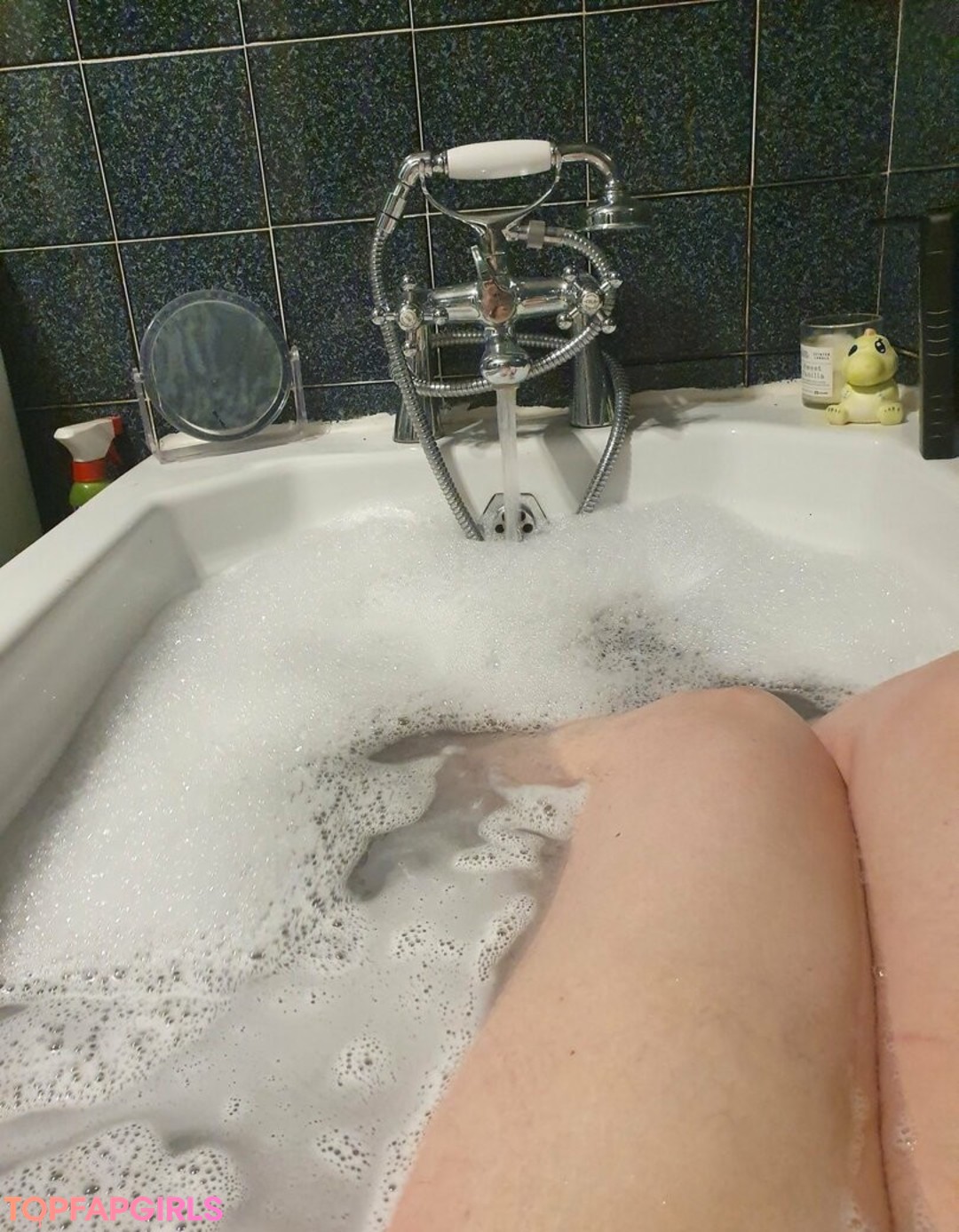 Foto di nudo di fuga di OnlyFans di Maturebustymom #1 Foto di nudo di fuga di OnlyFans di Maturebustymom #1