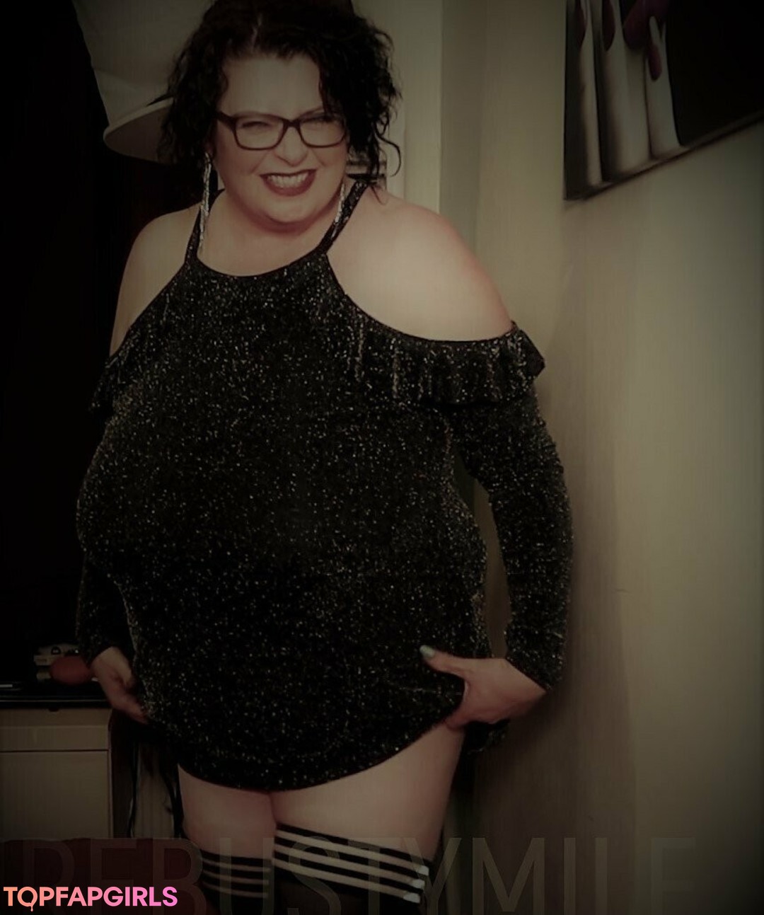 Foto di nudo di fuga di OnlyFans di Maturebustymom #27 Foto di nudo di fuga di OnlyFans di Maturebustymom #27