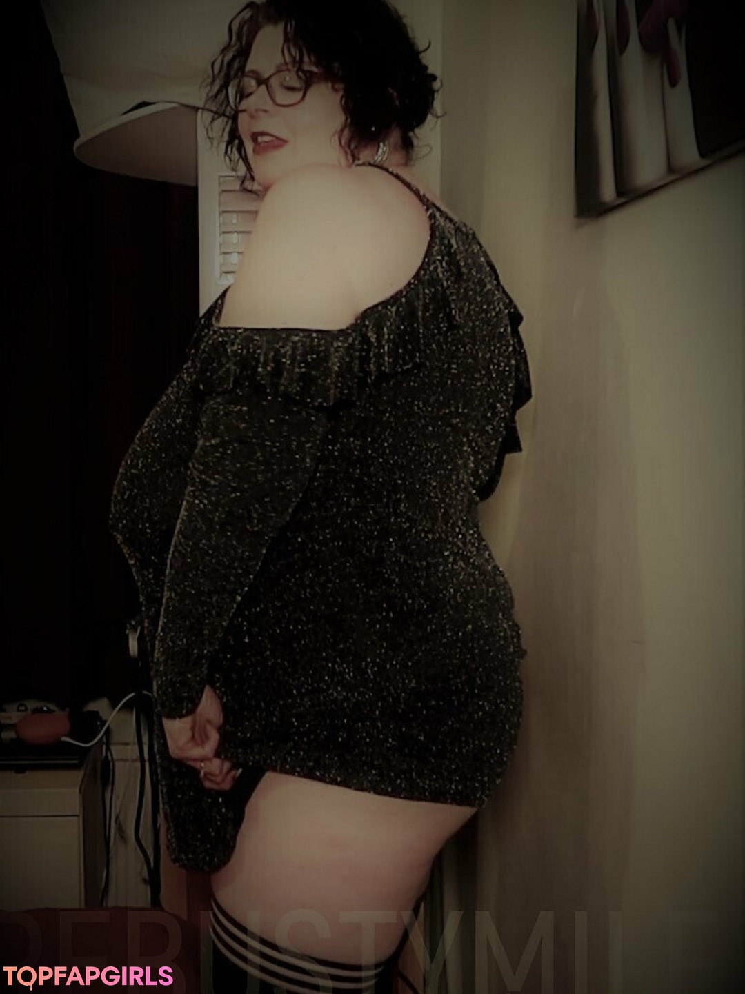 Foto di nudo di fuga di OnlyFans di Maturebustymom #28 Foto di nudo di fuga di OnlyFans di Maturebustymom #28