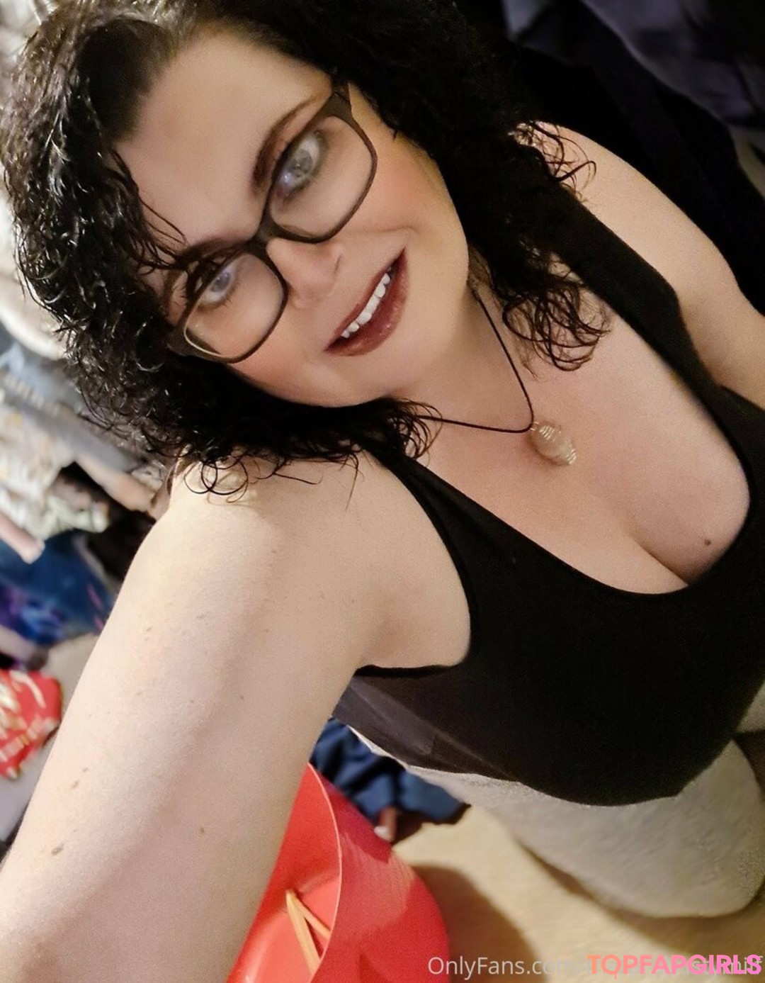 Foto di nudo di fuga di OnlyFans di Maturebustymom #3 Foto di nudo di fuga di OnlyFans di Maturebustymom #3