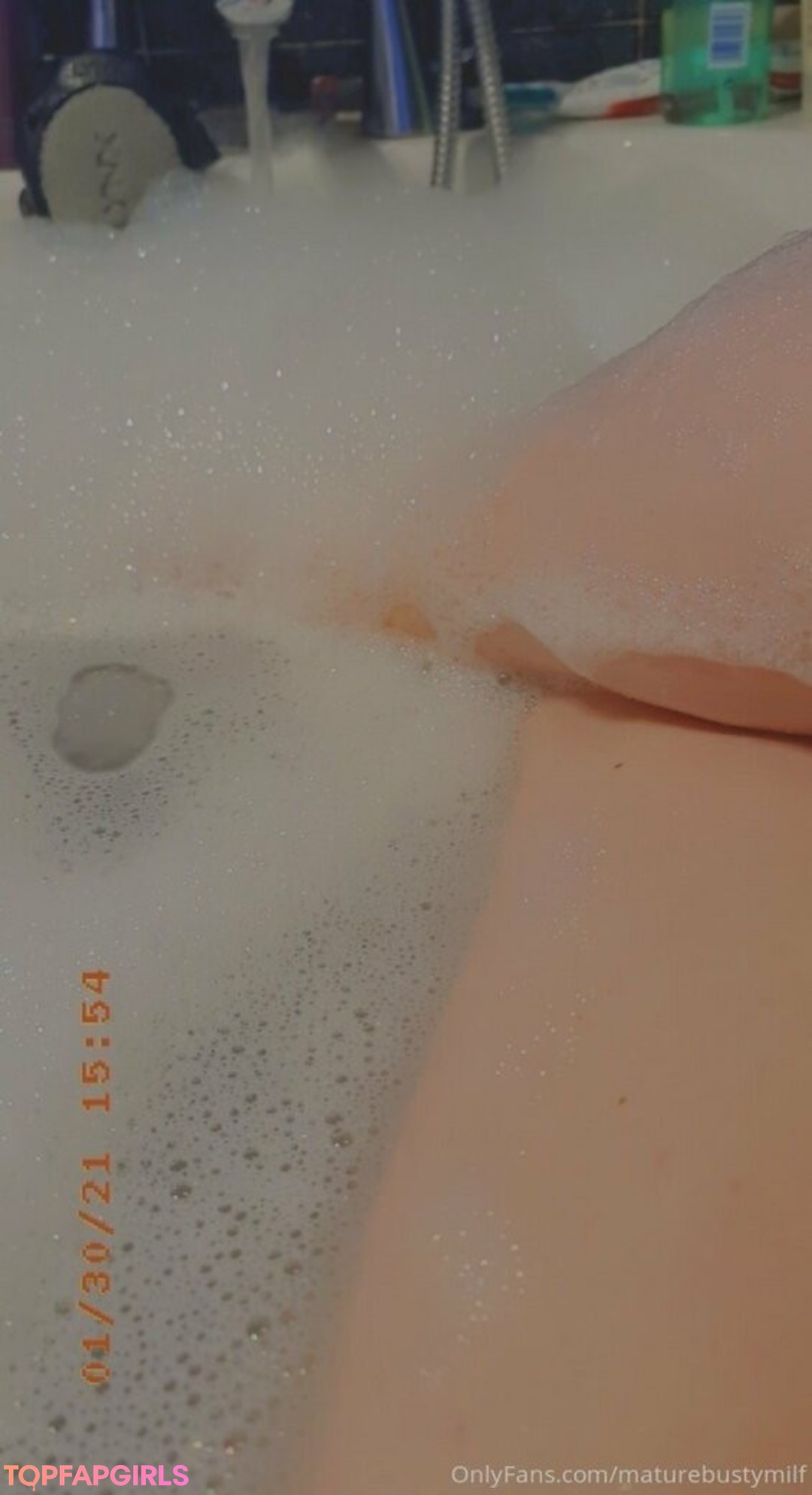 Foto di nudo di fuga di OnlyFans di Maturebustymom #30 Foto di nudo di fuga di OnlyFans di Maturebustymom #30