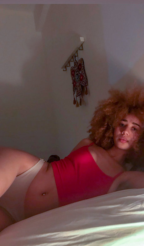 Foto di nudo di fuga di OnlyFans di Xulanichristine