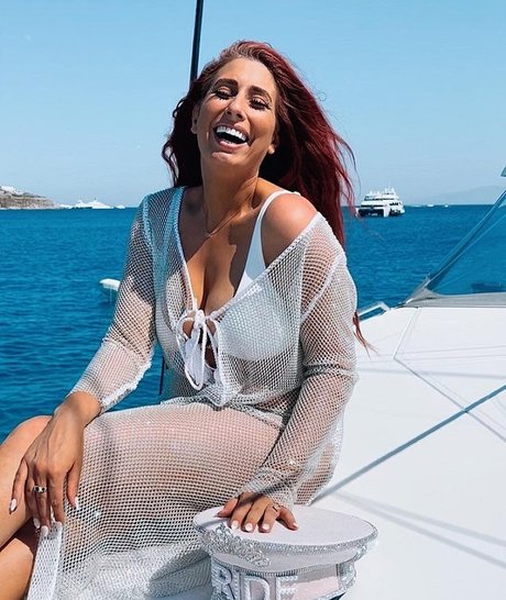 Foto di nudo di fuga di OnlyFans di Stacey Solomon