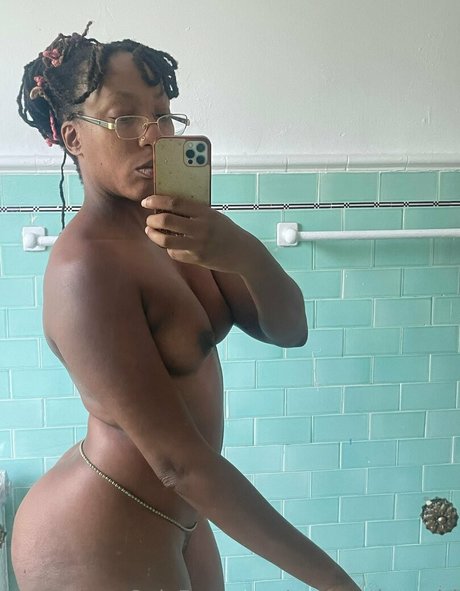 Coppershowgirl