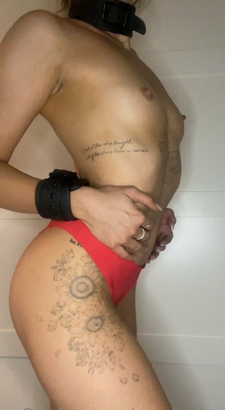 Foto di nudo di fuga di OnlyFans di Angelinalay