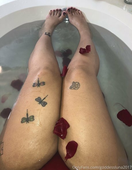 Foto di nudo di fuga di OnlyFans di Goddessluna2017
