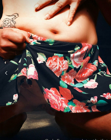 Foto di nudo di fuga di OnlyFans di Purpleleo