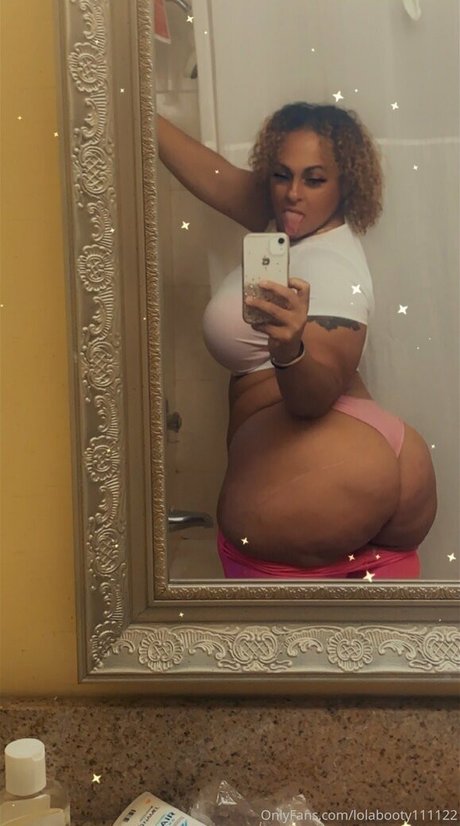 Foto di nudo di fuga di OnlyFans di Lolabooty111122