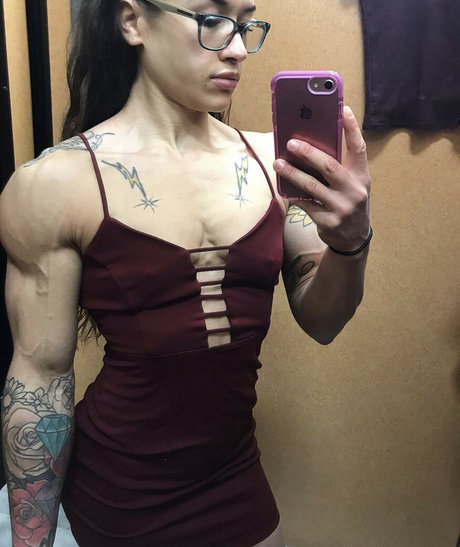 Foto di nudo di fuga di OnlyFans di Francesca Mujica