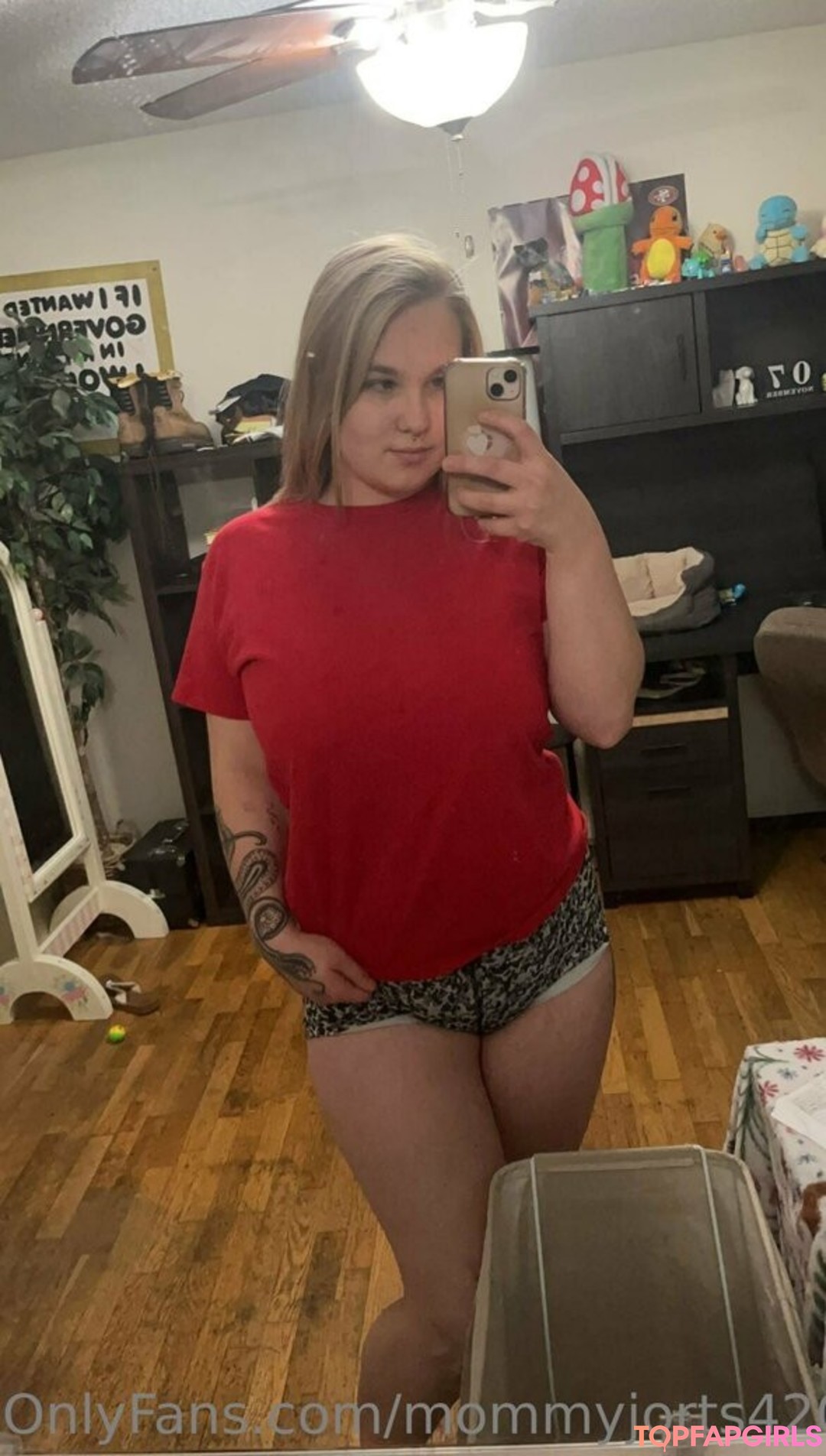 Foto di nudo di fuga di OnlyFans di Mommyjorts420 #60 Foto di nudo di fuga di OnlyFans di Mommyjorts420 #60