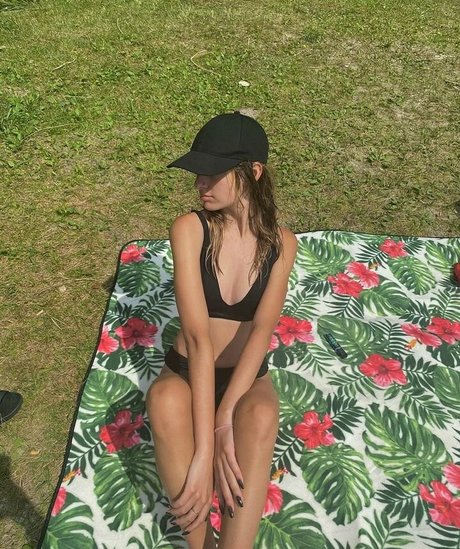 Foto di nudo di fuga di OnlyFans di Julia Dreams Angel