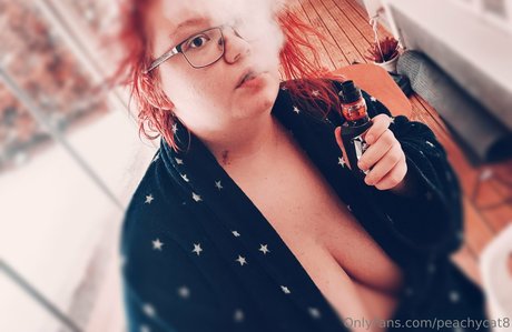 Foto di nudo di fuga di OnlyFans di Peachycat8