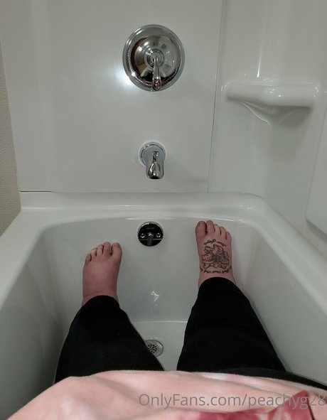Foto di nudo di fuga di OnlyFans di Peachyg28