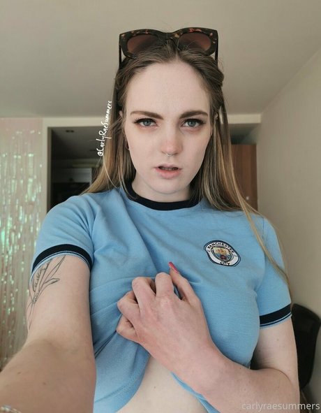 Foto di nudo di fuga di OnlyFans di Carlyraesummers