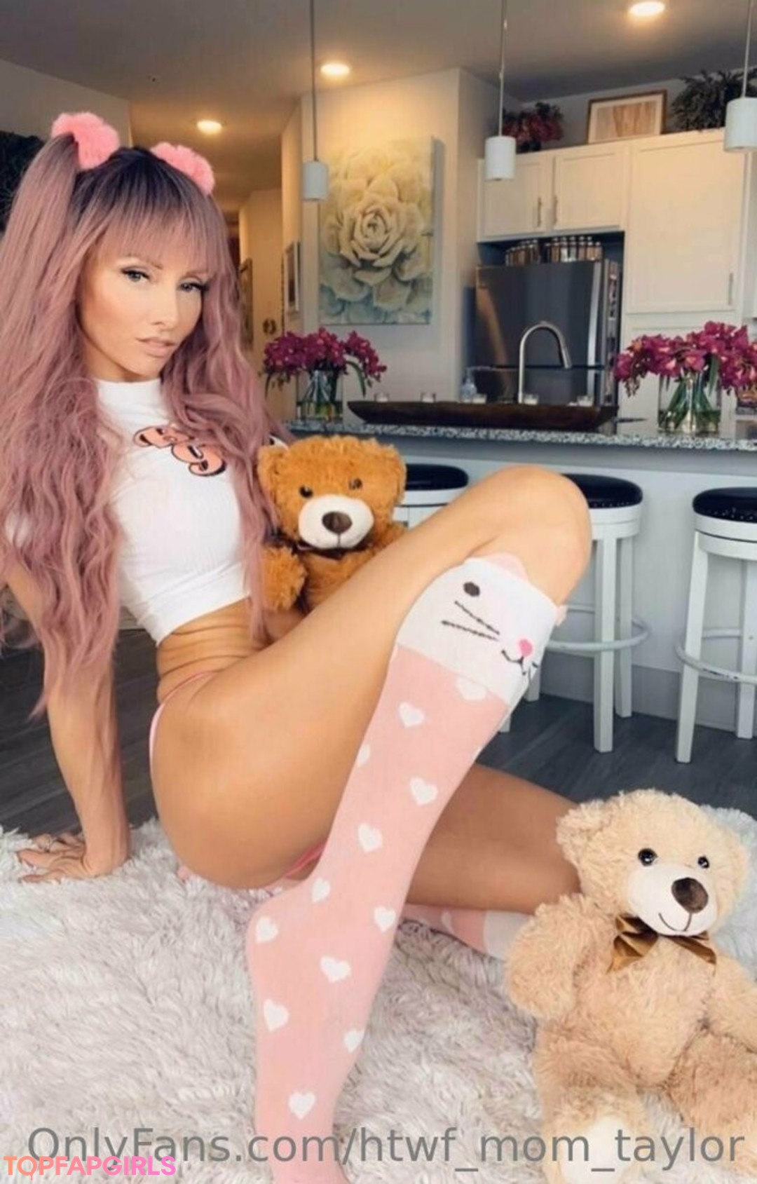 Foto di nudo di fuga di OnlyFans di Htwfmomtaylor #2 Foto di nudo di fuga di OnlyFans di Htwfmomtaylor #2