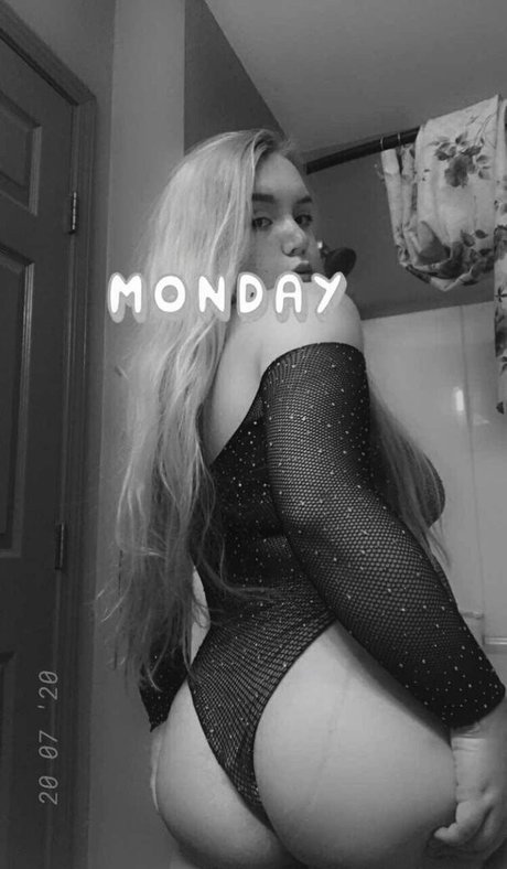 Foto di nudo di fuga di OnlyFans di Oliviaskiesvip