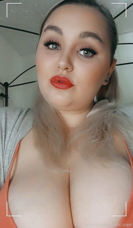 Foto di nudo di fuga di OnlyFans di Btattooedangel