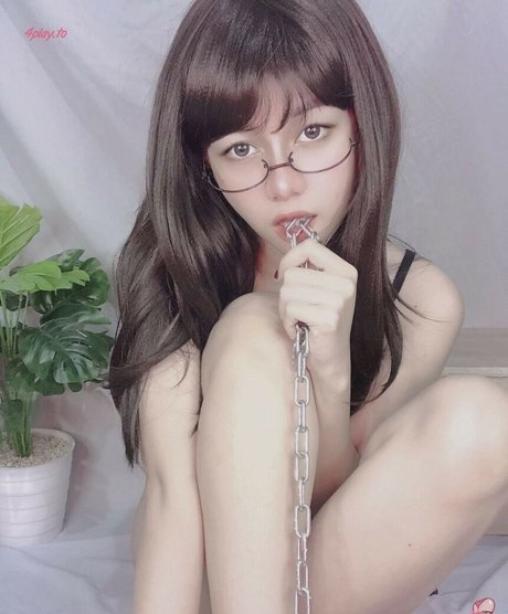 Foto di nudo di fuga di OnlyFans di Violet Airis