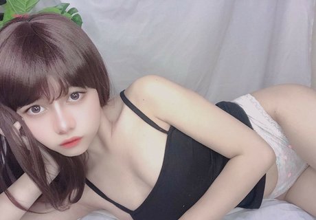 Foto di nudo di fuga di OnlyFans di Violet Airis