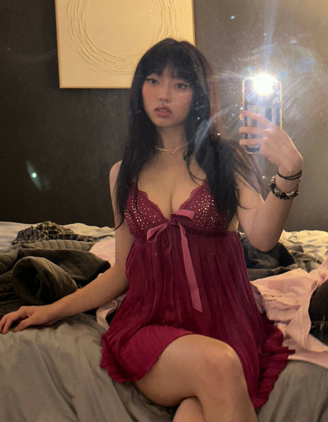 Foto di nudo di fuga di OnlyFans di Yujin