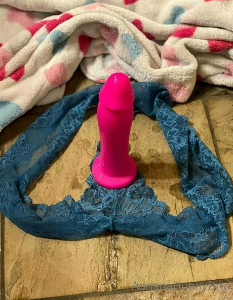 Foto di nudo di fuga di OnlyFans di Adrianahunnydrip