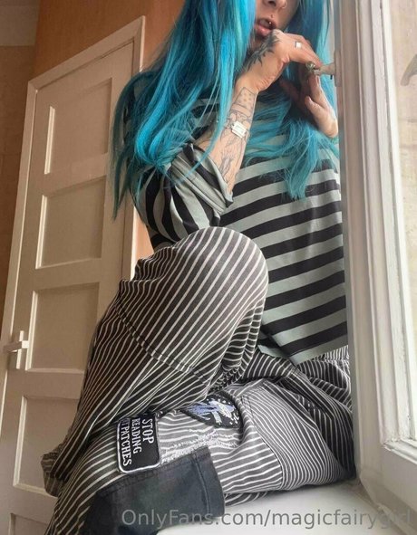 Foto di nudo di fuga di OnlyFans di Magicfairygirl