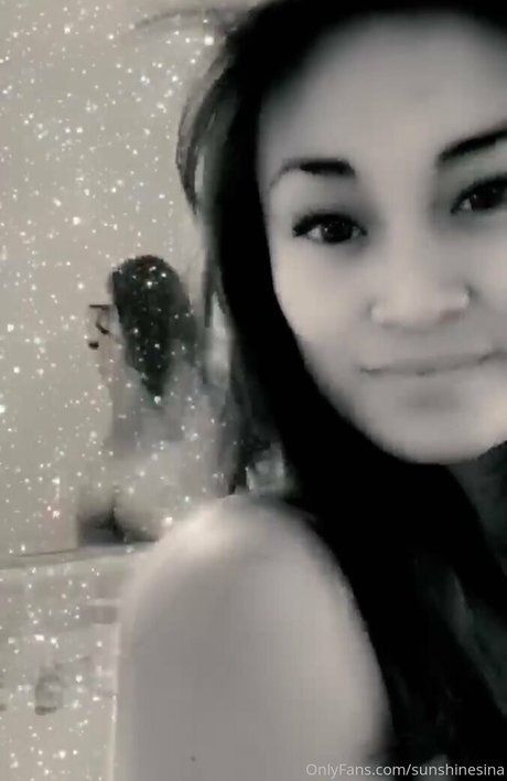 Foto di nudo di fuga di OnlyFans di Sunshinesina
