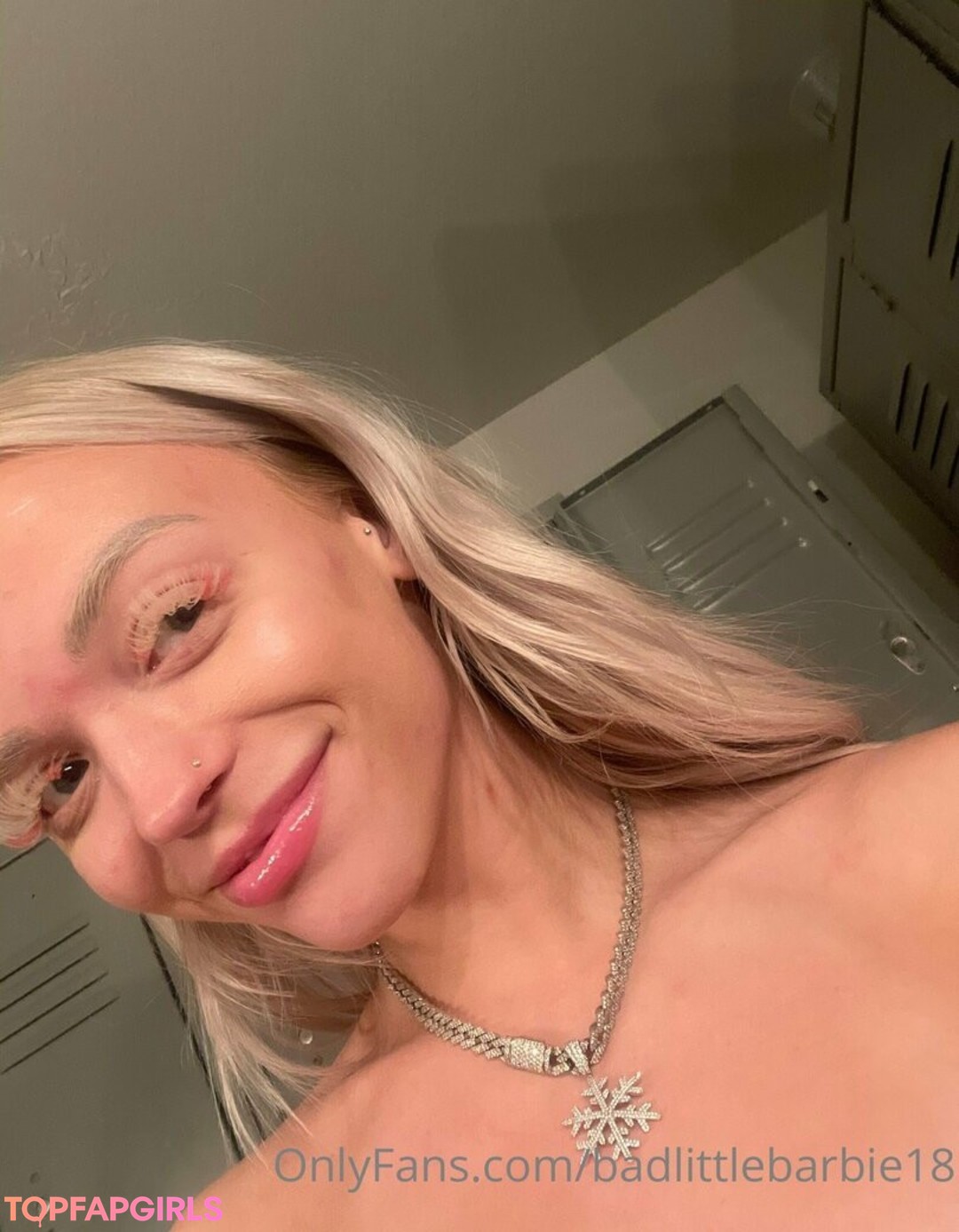 Foto di nudo di fuga di OnlyFans di Badlittlebarbie18 #18 Foto di nudo di fuga di OnlyFans di Badlittlebarbie18 #18