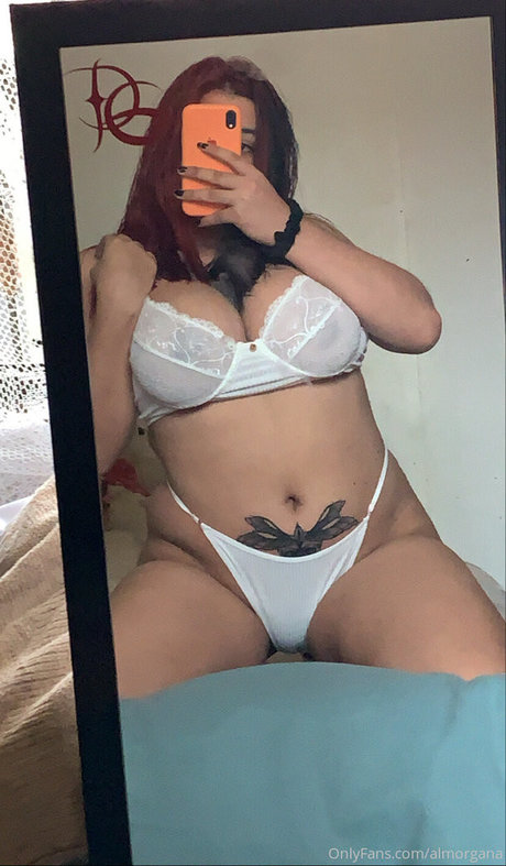 Foto di nudo di fuga di OnlyFans di Almorgana