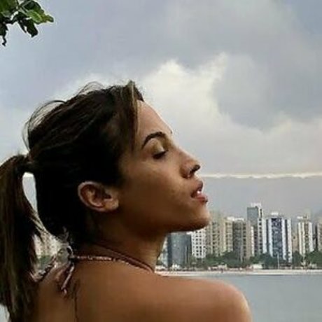 Foto di nudo di fuga di OnlyFans di Cassia Fernandez