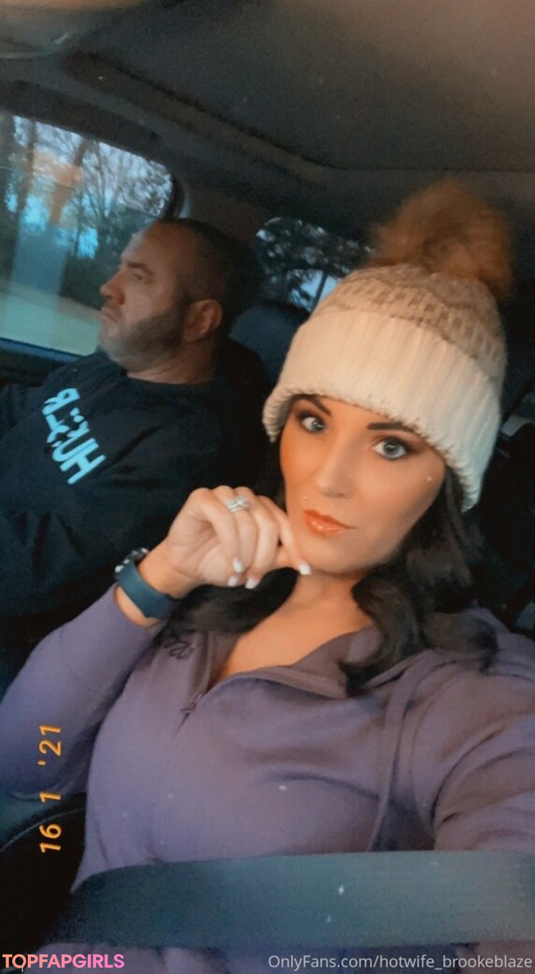Foto di nudo di fuga di OnlyFans di Hotwifebrookeblaze #14 Foto di nudo di fuga di OnlyFans di Hotwifebrookeblaze #14