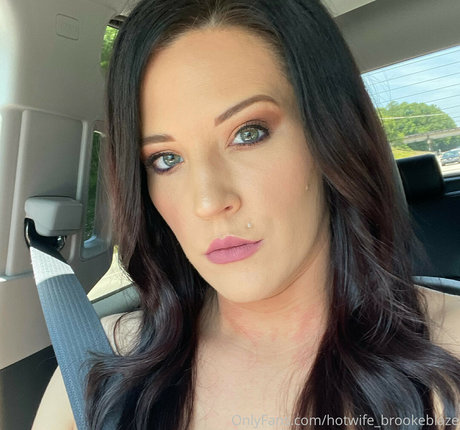 Hotwifebrookeblaze