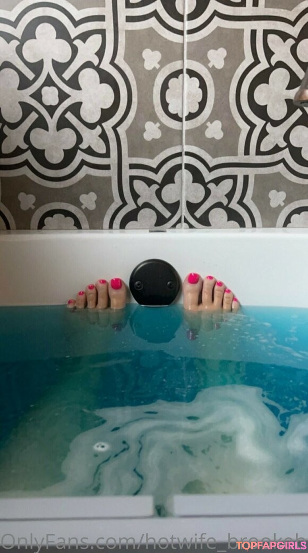 Foto di nudo di fuga di OnlyFans di Hotwifebrookeblaze #327 Foto di nudo di fuga di OnlyFans di Hotwifebrookeblaze #327