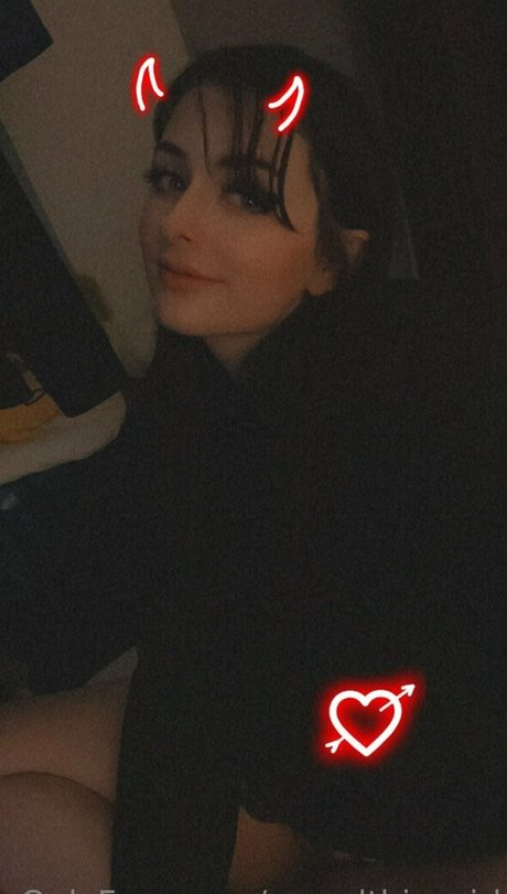 Foto di nudo di fuga di OnlyFans di Yosadthiccgirl