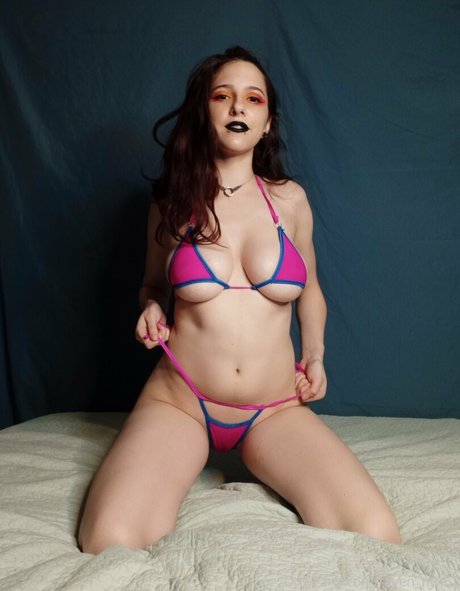 Foto di nudo di fuga di OnlyFans di Ravennyx52