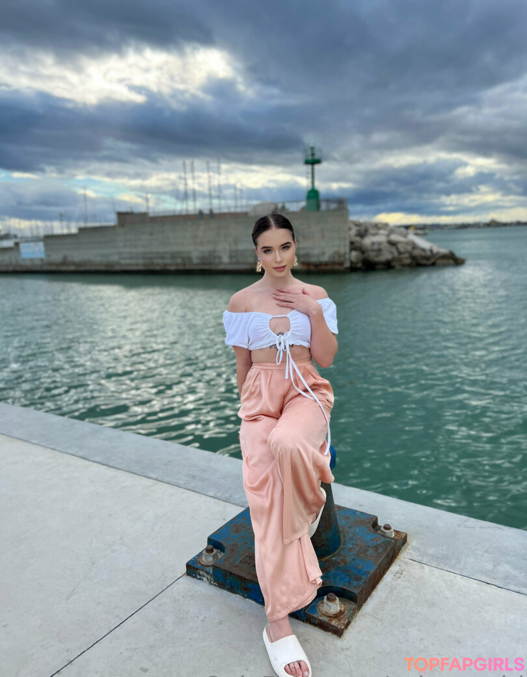 Foto di nudo di fuga di OnlyFans di Selenagirl #23 Foto di nudo di fuga di OnlyFans di Selenagirl #23
