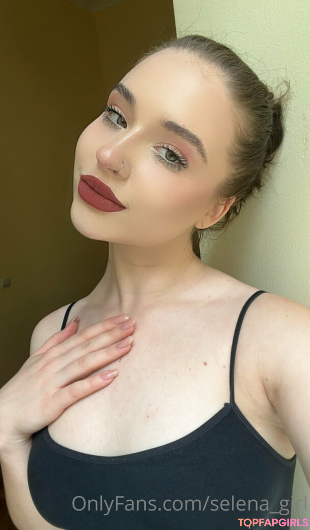 Foto di nudo di fuga di OnlyFans di Selenagirl #48 Foto di nudo di fuga di OnlyFans di Selenagirl #48