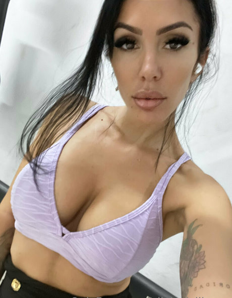 Foto di nudo di fuga di OnlyFans di Silviasiciliaxxx