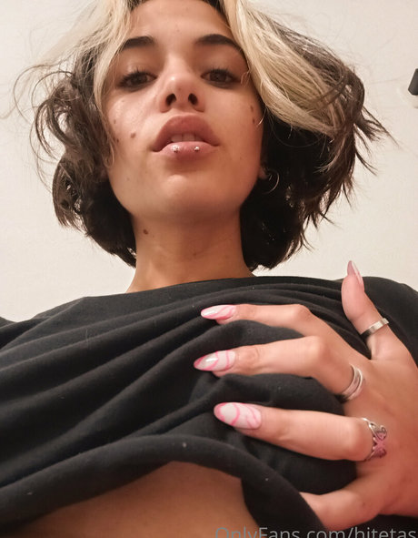 Foto di nudo di fuga di OnlyFans di Hitetas