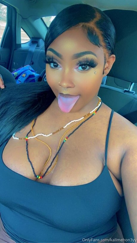 Foto di nudo di fuga di OnlyFans di Walkngenocidefree
