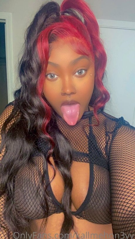 Foto di nudo di fuga di OnlyFans di Walkngenocidefree