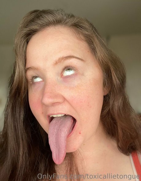 Foto di nudo di fuga di OnlyFans di Toxicallietongue