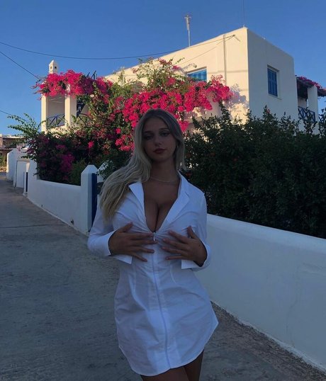 Foto di nudo di fuga di OnlyFans di Ellyyann