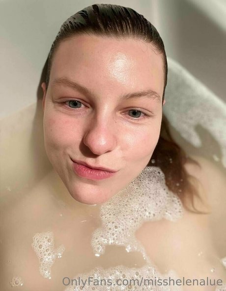 Foto di nudo di fuga di OnlyFans di Misshelenalue