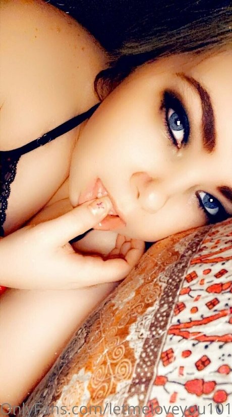 Foto di nudo di fuga di OnlyFans di Lovegiantess