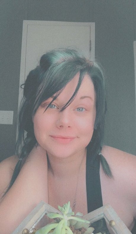 Foto di nudo di fuga di OnlyFans di Moonmomma369