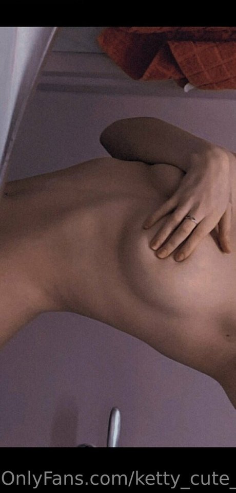 Foto di nudo di fuga di OnlyFans di Kettycutefree